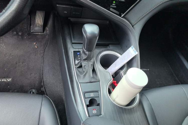 Used Toyota Camry 2021 2.0G Luxury Edition Gear Lever