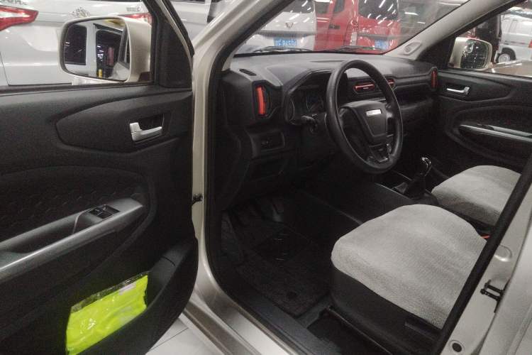 Used Dongfeng Fengon 380 2022 1.5L Standard Edition 7-Seater Passenger Vehicle Driver Seat