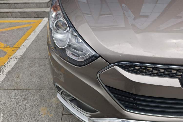 Used Hyundai ix35 2013 2.0L Automatic 2WD Comfort GL China IV Standard Right Front Headlight