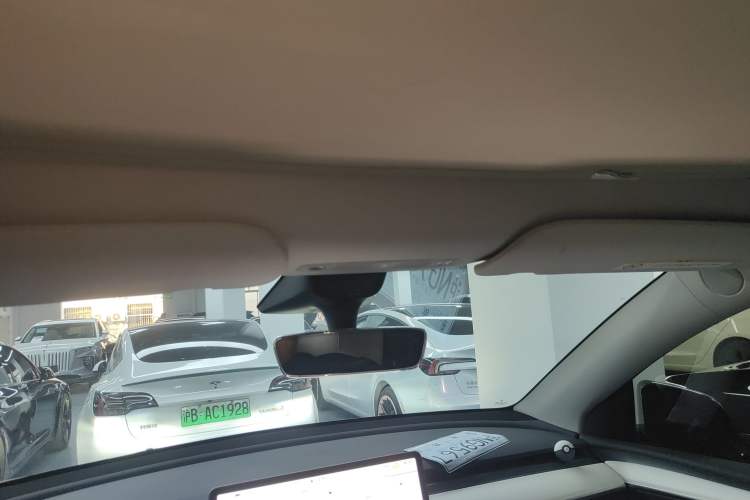 Used Tesla Model Y 2022 Long-Range All-Wheel-Drive Version
