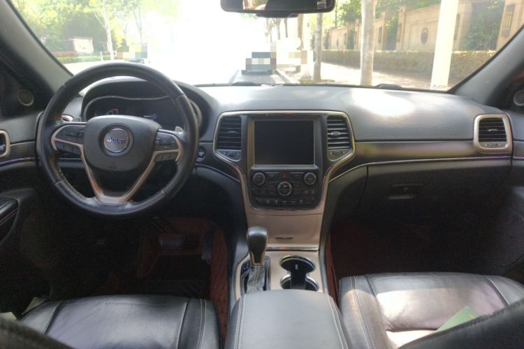 Used Jeep Grand Cherokee 2016 3.0L Comfort Navigation Edition Center Console