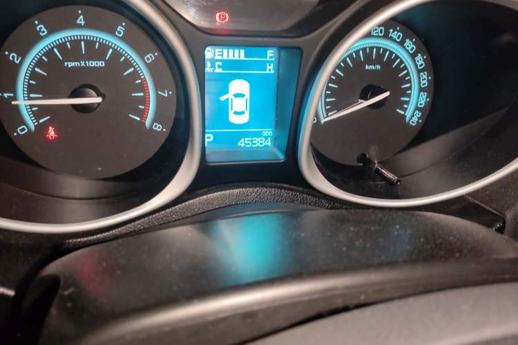 Used GAC Trumpchi GS5 Super 2016 2.0L Automatic Two-Wheel Drive Anniversary Edition Odometer Close Up