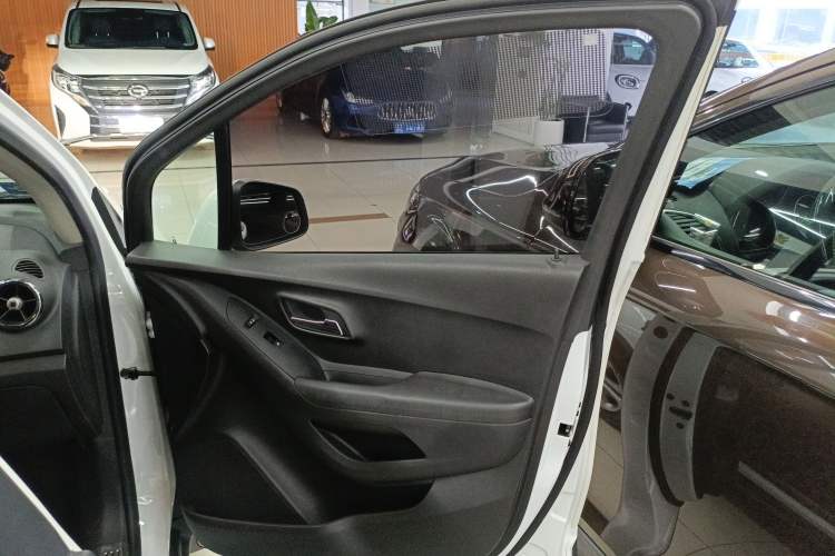 Used Chevrolet Trax 2016 1.4T Automatic Two-Wheel Drive Comfort Version with Sunroof