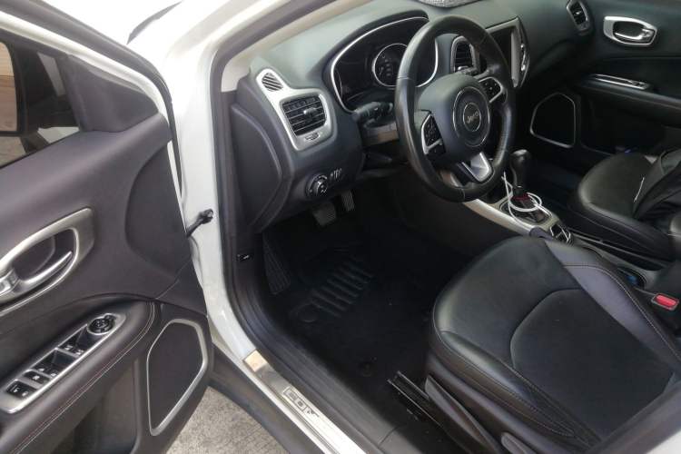 Used Jeep Compass 2017 200T Automatic Family Enjoyment Four-Wheel Drive Edition