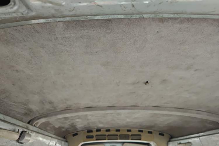 Used BAIC Weiwang 306 2011 1.3L base model 7 seats Headliner