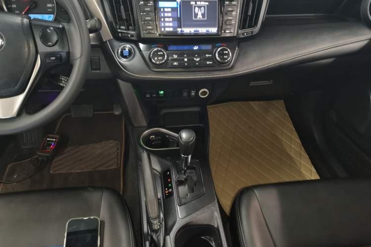 Used Toyota RAV4 2018 2.0L CVT Two-Wheel Drive Fashion X Edition