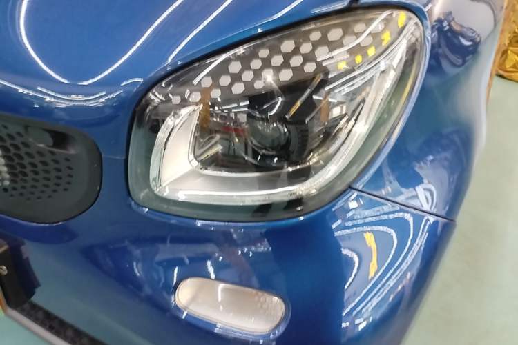 Used smart fortwo 2015 1.0L 52 kW hardtop Dynamic version
