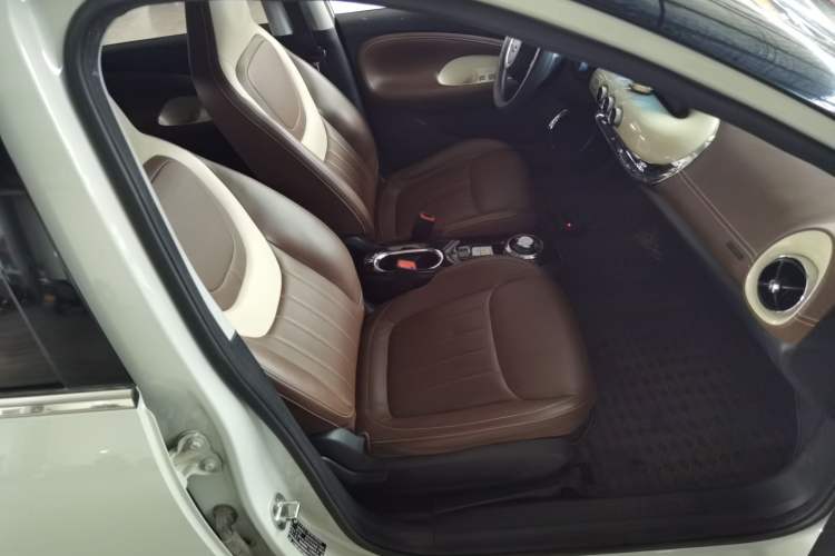 Used Wuling Bingo 2023 333 km Enjoyment Version Right Front Seat