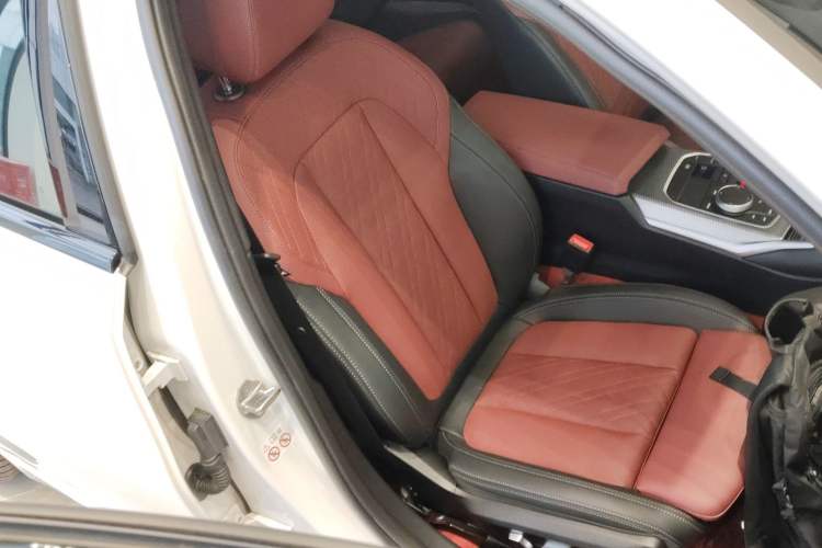 Used BMW 3 Series 2023 325i M Sport Night Edition Package Right Front Seat