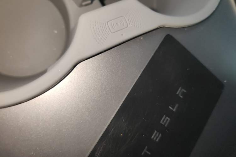 Used Tesla Model Y 2022 Long-Range All-Wheel-Drive Version
