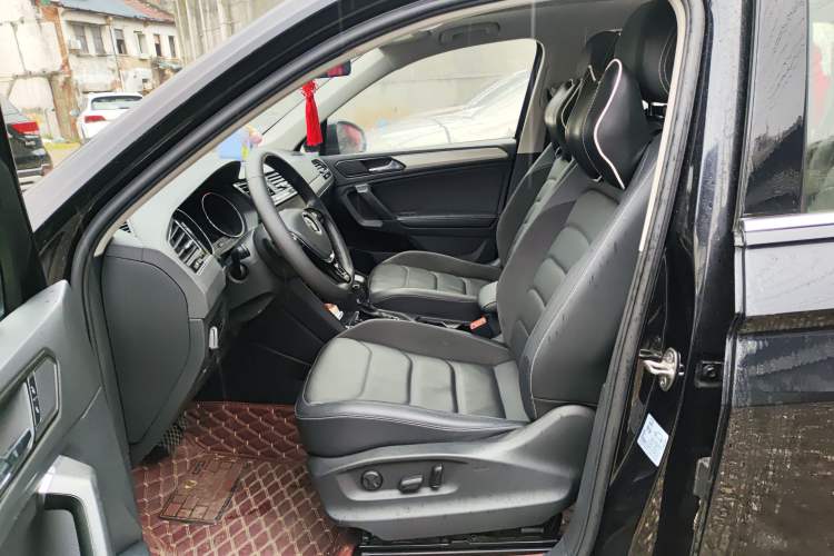 Used Volkswagen Tiguan L 2019 Revised Version 280TSI Automatic Two-Wheel Drive Panoramic Comfort Edition China VI Standard Left Front Seat