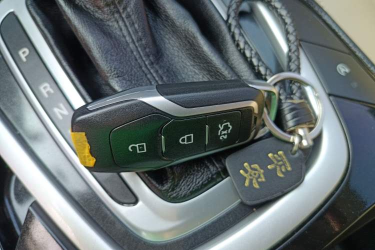 Used Ford Edge 2016 EcoBoost 245 Two-Wheel-Drive Titanium 5-Seater
