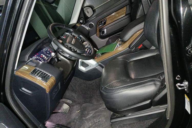 Used Land Rover Range 2018 3.0 SC V6 Grand Edition Left Front Seat