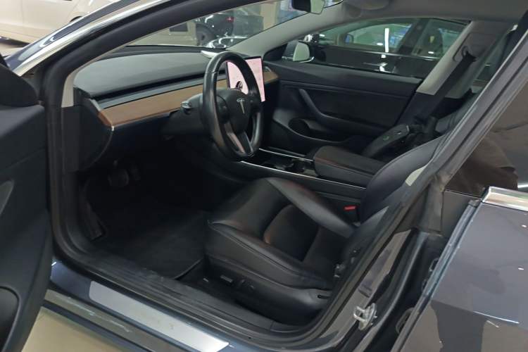 Used Tesla Model 3 2019 Long-Range Rear-Wheel-Drive Version

