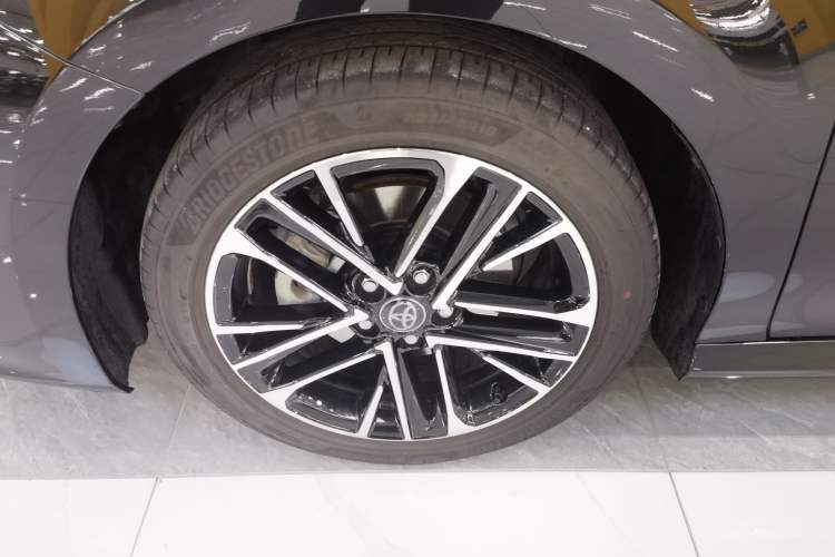 Used Toyota Camry 2026 Model Dual-Engine 2.0HG Prestige Edition