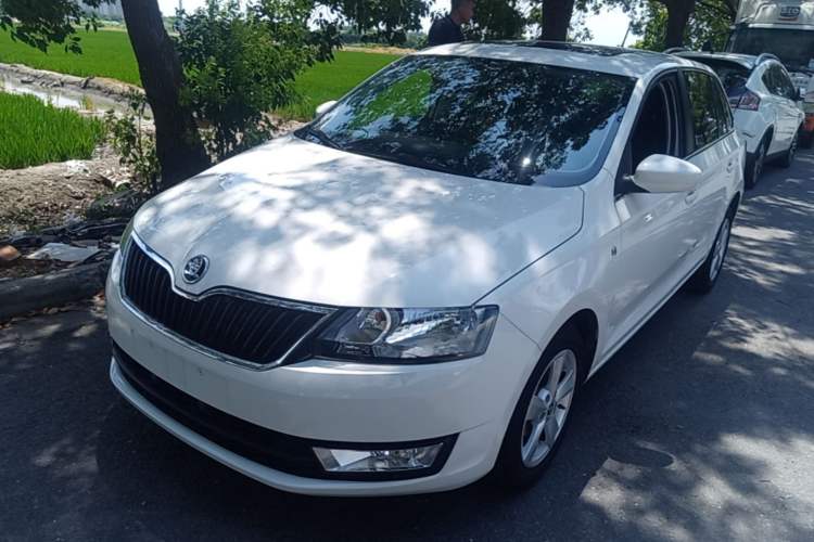 Used Skoda Rapid Spaceback 2016 Revised 1.6L Automatic Chuanxing Version