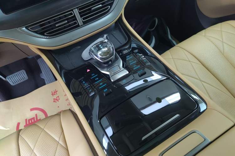 Used Denza D9 2024 EV 600 Four-Wheel-Drive Flagship Model Gear Lever