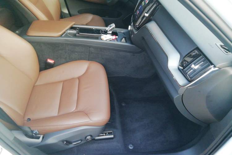 Used Volvo XC60 2024 B5 4x4 Smart Luxury Edition
