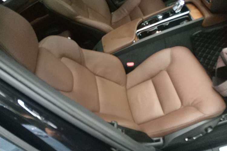 Used Volvo XC90 2024 B5 SmartDrive Luxury Edition 5 Seats
