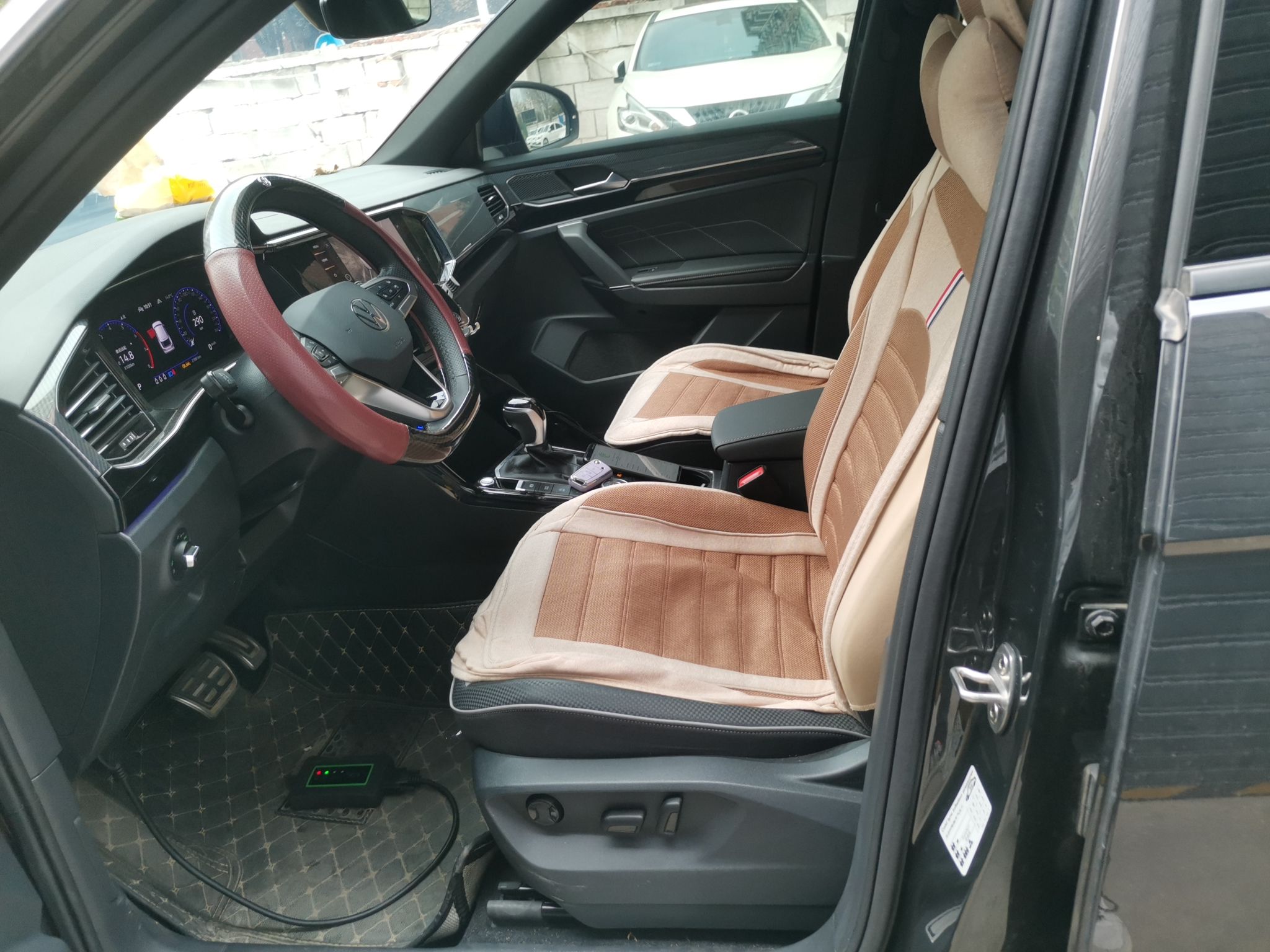 Переднее сиденье в автомобиле