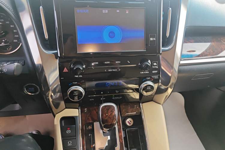 Used Toyota Alphard 2018 Revised Version 3.5L Luxury Edition
