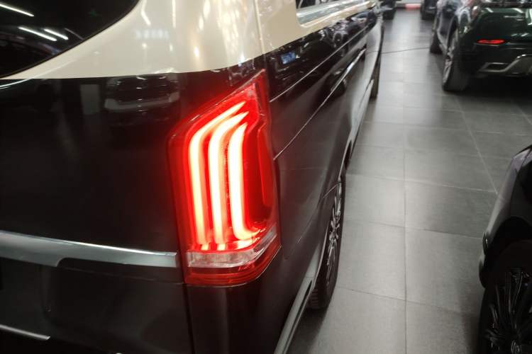 Used Mercedes-Benz V-Class 2017 V 260 L Prestige Extended Edition