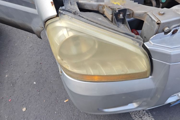 Used BAIC Weiwang 306 2011 1.3L base model 7 seats Right Front Headlight