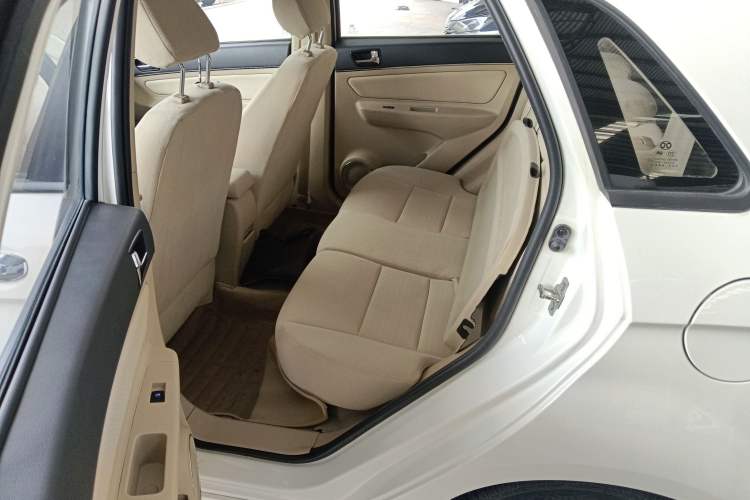 Used BAIC E Series 2013 Hatchback 1.5L Manual Lotte Edition
