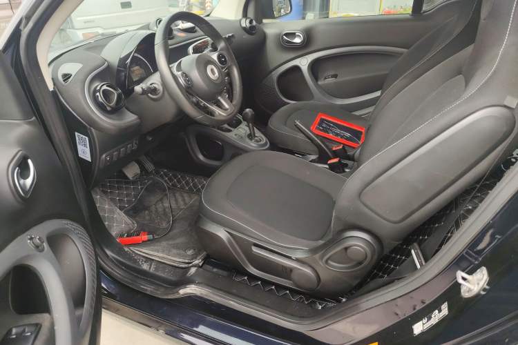 Used smart fortwo 2017 Model 1.0L 52 kW Melody Blue Special Edition China V Standard
