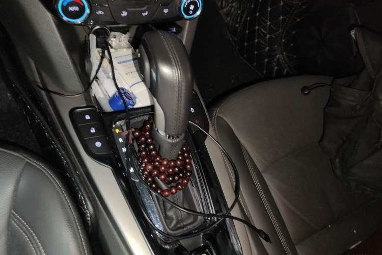 Used Chevrolet Malibu 2017 1.5T Automatic Luxury Edition Gear Lever