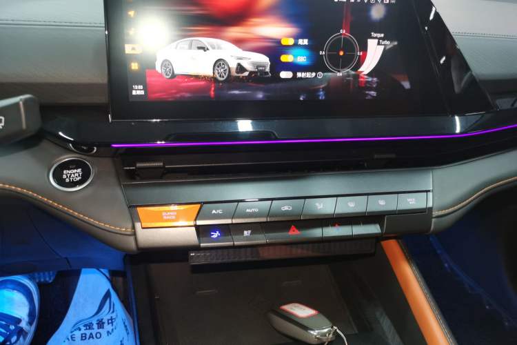 Used CHANGAN UNI-V 2022 1.5T Prestige Version Audio And AC Panel