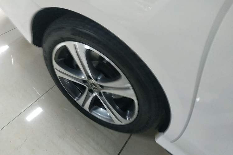 Used Mercedes-Benz E-Class 2019 E 260 L Sport Edition Right Rear Wheel Hub