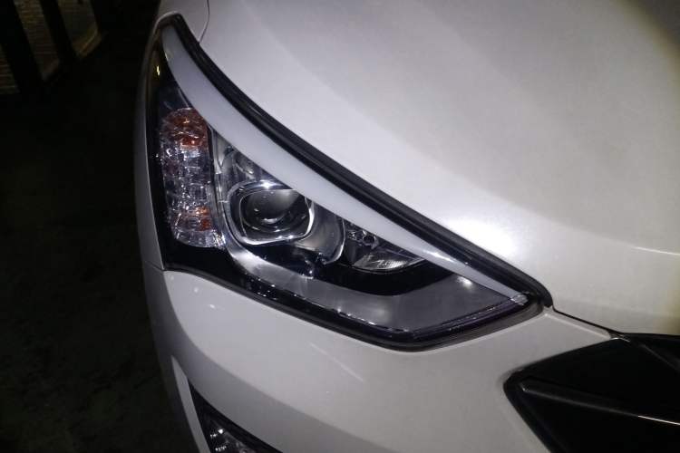 Used Hyundai Santa Fe 2015 2.0T Automatic Two-Wheel Drive Smart Version 5 Seats