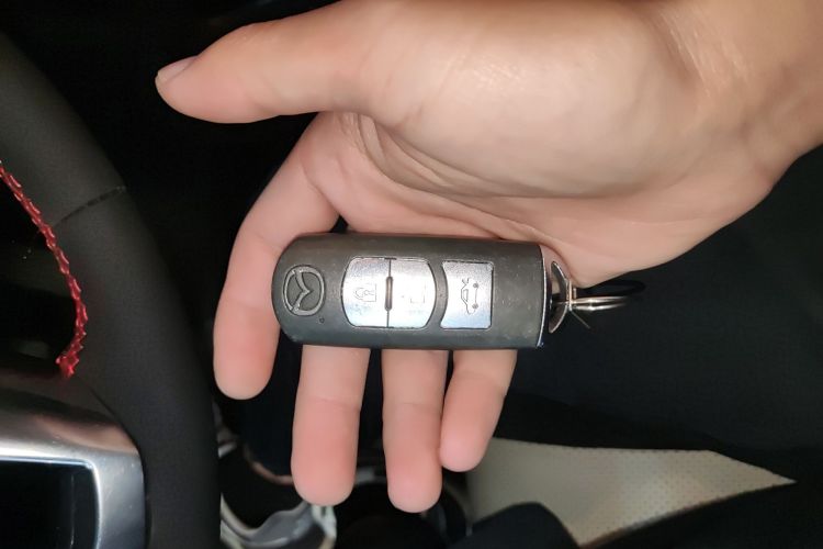 Used Mazda Mazda 3 Axela 2014 Sedan 2.0L Automatic Flagship Model