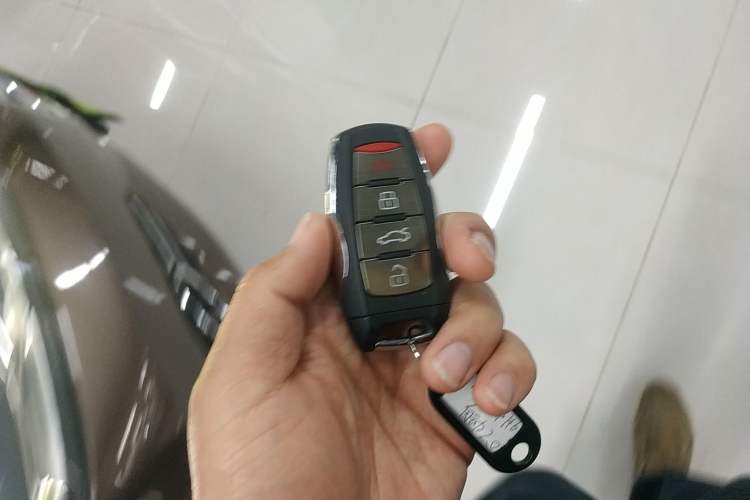 Used Haval H6 2017 Red Label 2.0T Automatic Two-Wheel Drive ZhiShang Model Vehicle Key