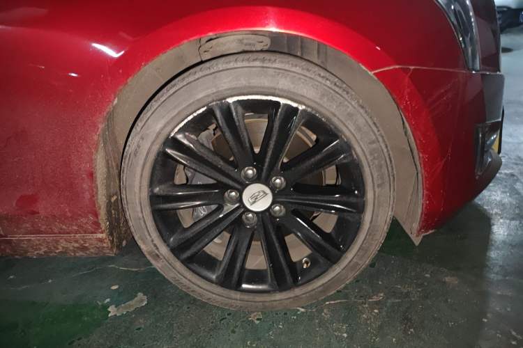 Used Cadillac ATS-L 2017 28T Tech Edition Right Front Wheel Hub