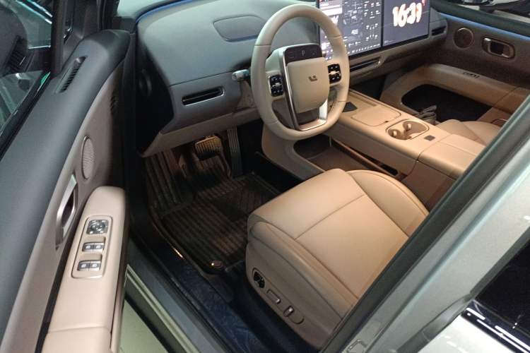 Used Li Auto Li Auto i6 2025 Model Two-Wheel-Drive Standard Type