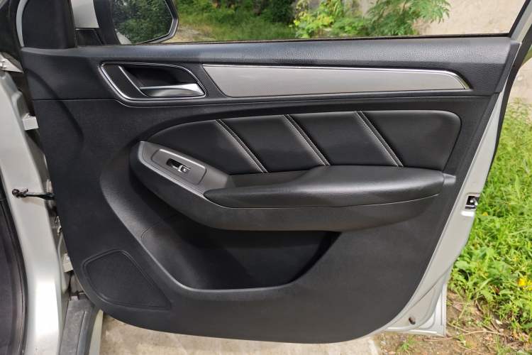 Used Roewe RX5 2020 20T Automatic 4G Connected Million Edition
