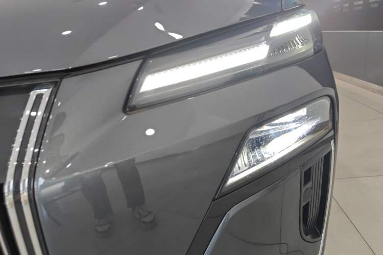 Used Roewe M7 DMH 2025 Model 160km Comfort Version Left Front Headlight