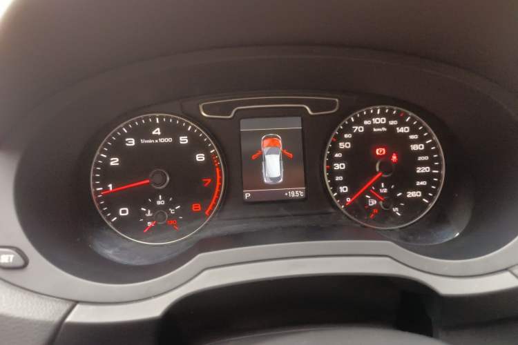 Used Audi Q3 2013 35 TFSI quattro Comfort Model Instrument Cluster