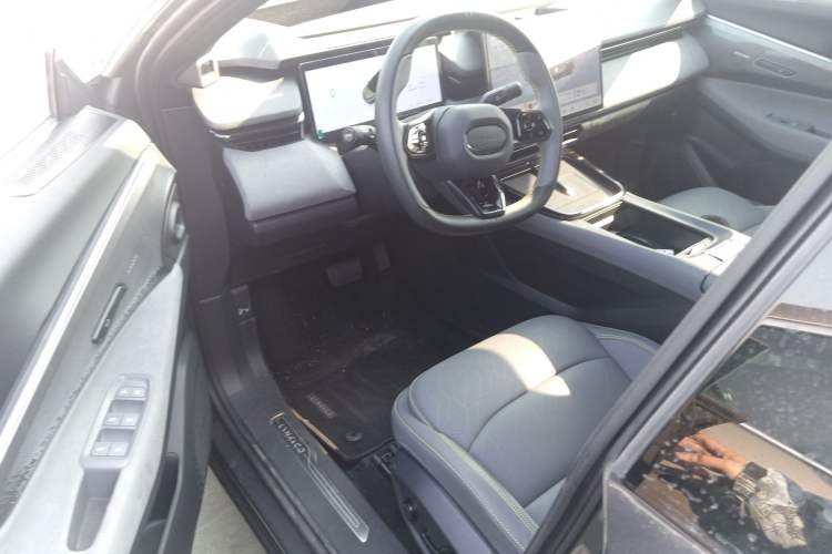 Used Lynk & Co 08 EM-P 2023 245km Ultra-Long Range Halo
