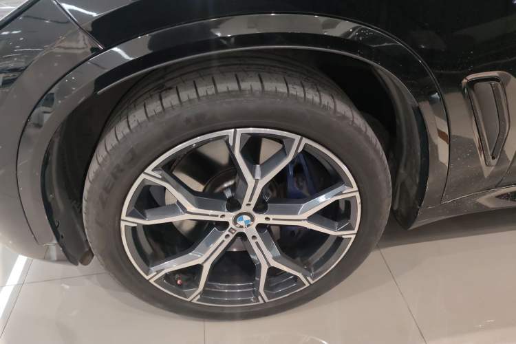Used BMW X5 2019 xDrive40i Luxury Model with M Sport Package