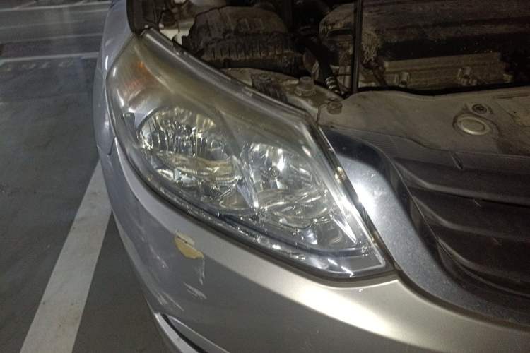Used Baojun 630 2013 1.5L manual standard version Right Front Headlight