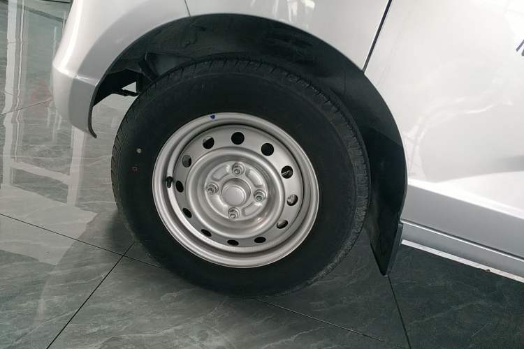 Used Wuling Rongguang S 2023 1.5L Basic Enclosed-Window Vehicle 2 Seats