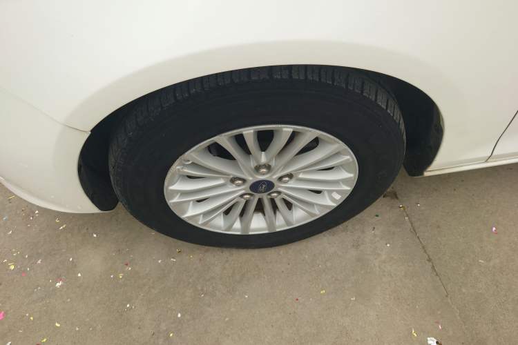 Used Ford Escort 2017 Revised Version 1.5L Automatic Comfort Edition Left Front Wheel Hub