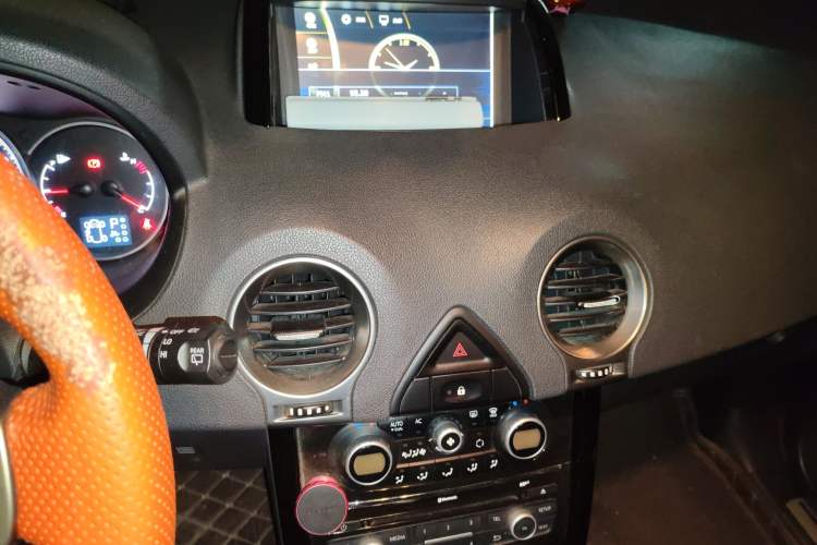 Used Renault Koleos 2014 2.5L Two-Wheel Drive Comfort Edition
