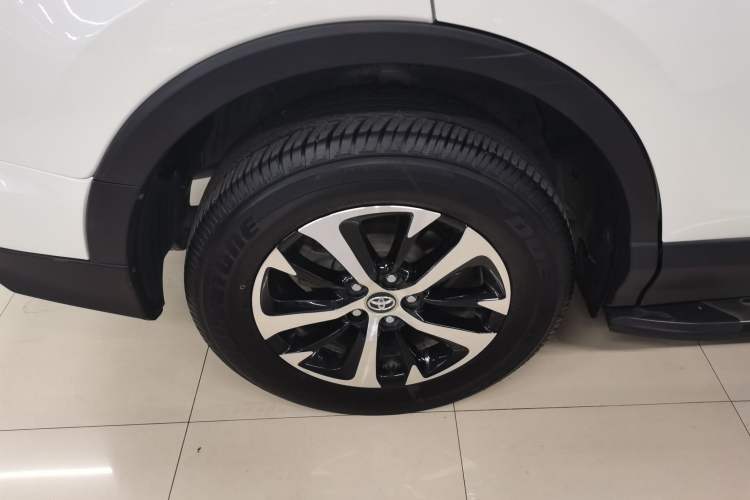 Used Toyota RAV4 2018 2.0L CVT Two-Wheel Drive Fashion X Edition