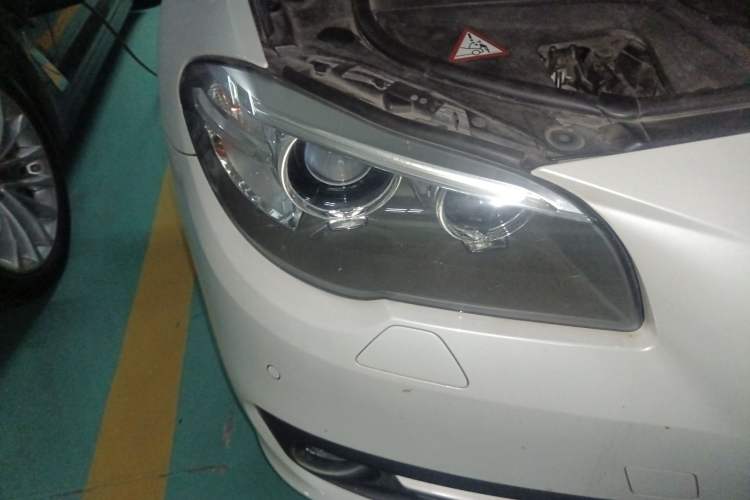 Used BMW 5 Series 2014 525Li Leading Model
