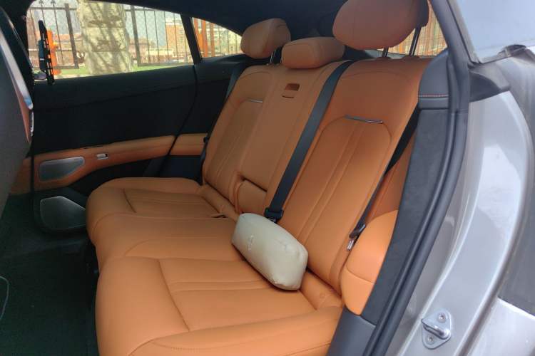 Used Xiaomi Auto YU7 2025 Ultra-Long Range High-Performance All-Wheel-Drive Max Edition Left Rear Seat