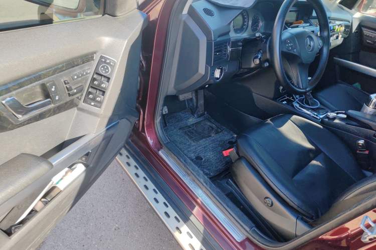 Used Mercedes-Benz GLK-Class 2010 GLK 300 4MATIC Fashion Model